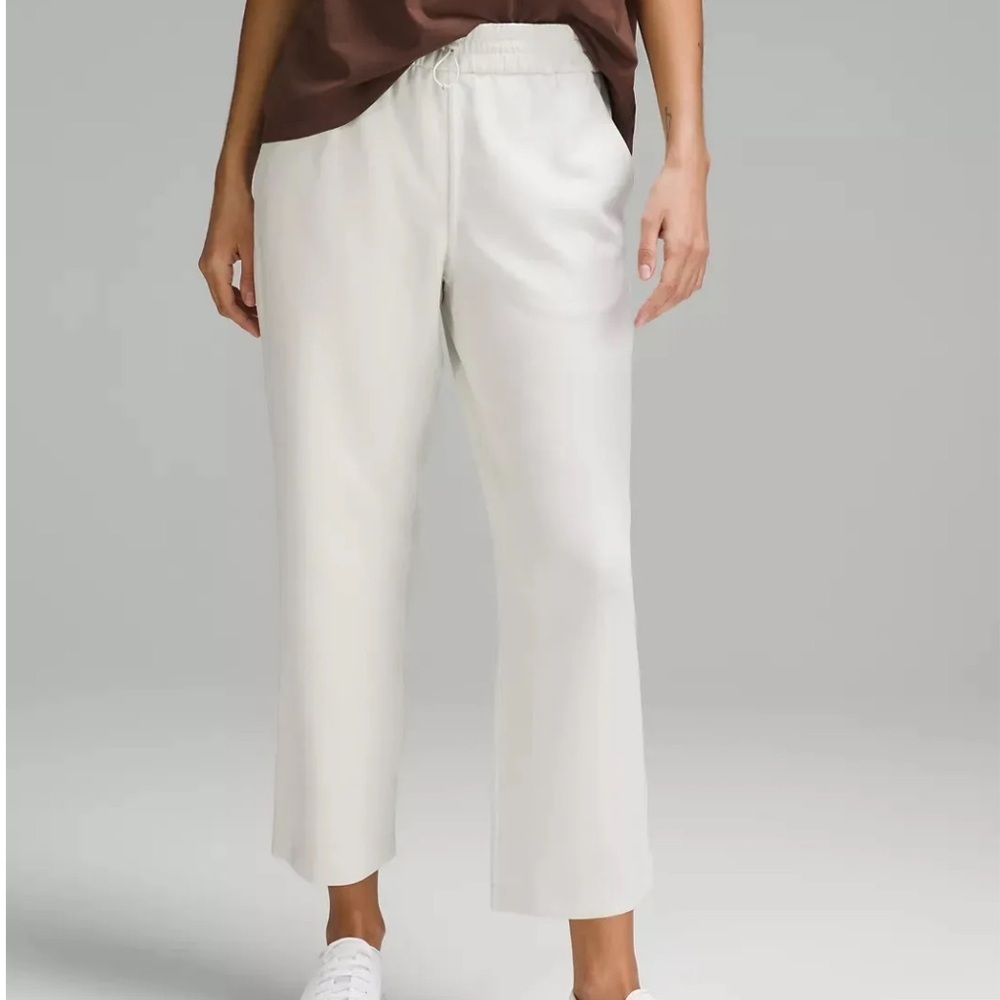 LULULEMON Softstreme High-Rise Straight-Leg Cropped 24” Length Bone Size 10 NEW - Picture 2 of 15